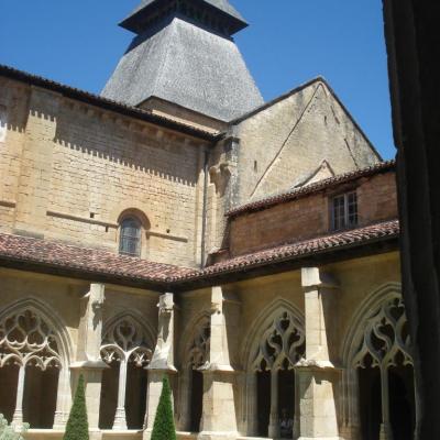 Le cloître de CADOUIN (Dordogne)