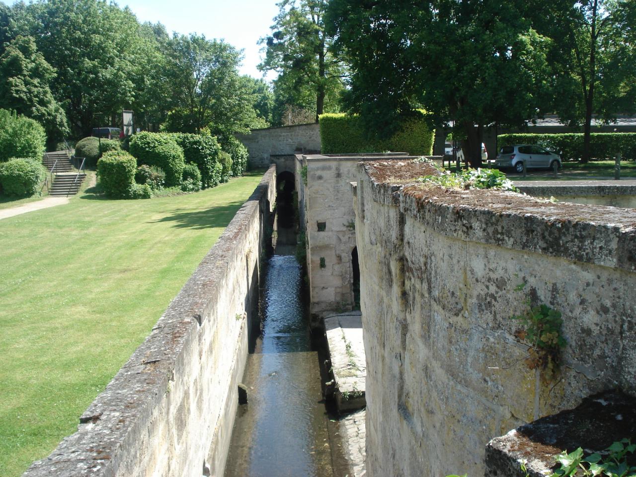 fossé d'assainissement